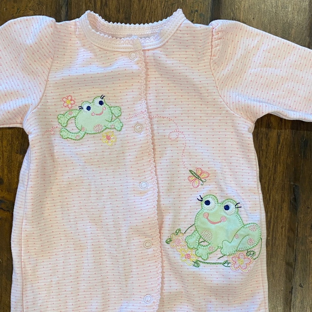 🩷 Little Me Pink Frog Baby Footie 🩷
